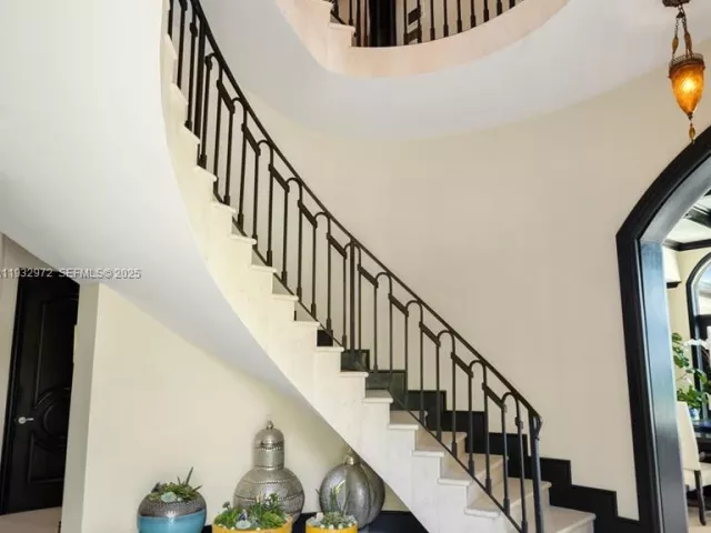 7-bedroom home for sale in Bay Harbor Islands - 10330 W Broadview Dr - MondialRealty