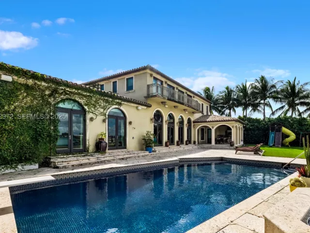 7-bedroom home for sale in Bay Harbor Islands - 10330 W Broadview Dr - MondialRealty