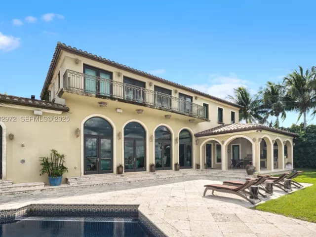 7-bedroom home for sale in Bay Harbor Islands - 10330 W Broadview Dr - MondialRealty