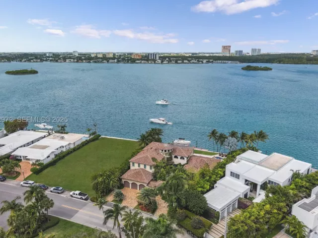 7-bedroom home for sale in Bay Harbor Islands - 10330 W Broadview Dr - MondialRealty