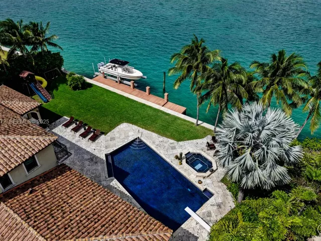 7-bedroom home for sale in Bay Harbor Islands - 10330 W Broadview Dr - MondialRealty