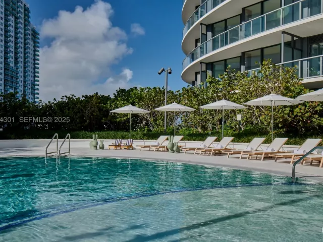 2-bedroom condo for sale in Miami Beach - 500 Alton Rd 1602 - MondialRealty