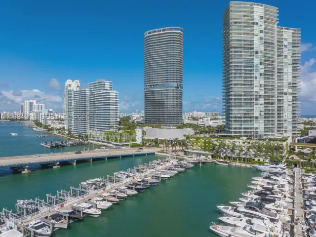2-bedroom condo for sale in Miami Beach - 500 Alton Rd 1602 - MondialRealty