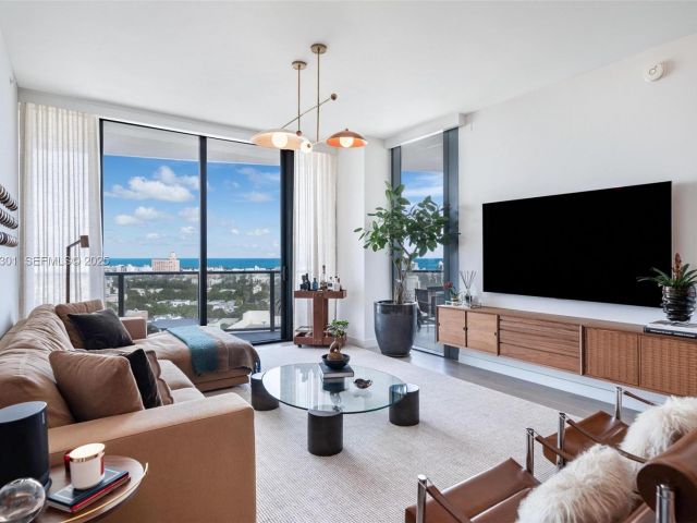 Apartment for sale  Unit #1602 - photo 6924253