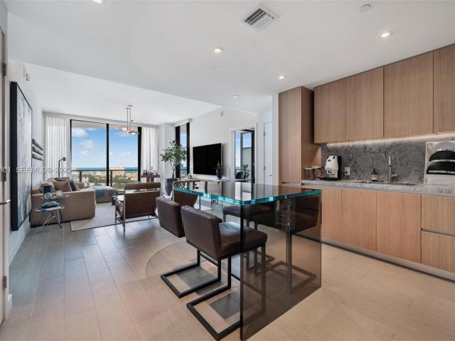 Apartment for sale  Unit #1602 - photo 6924255