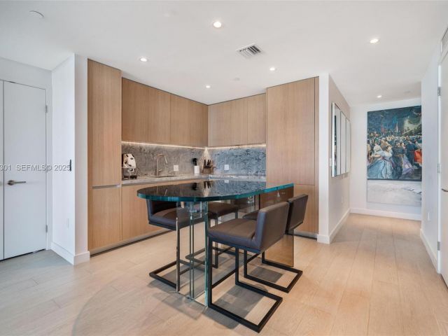 Apartment for sale  Unit #1602 - photo 6924257