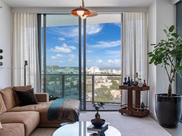 Apartment for sale  Unit #1602 - photo 6924258