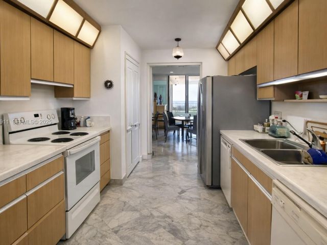 Apartment for sale  Unit #5B - photo 7428977