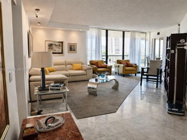 Apartment for sale  Unit #5B - photo 7428981