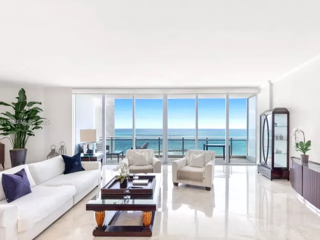 3-bedroom condo for sale in Bal Harbour - 10295 Collins Ave 803 - MondialRealty
