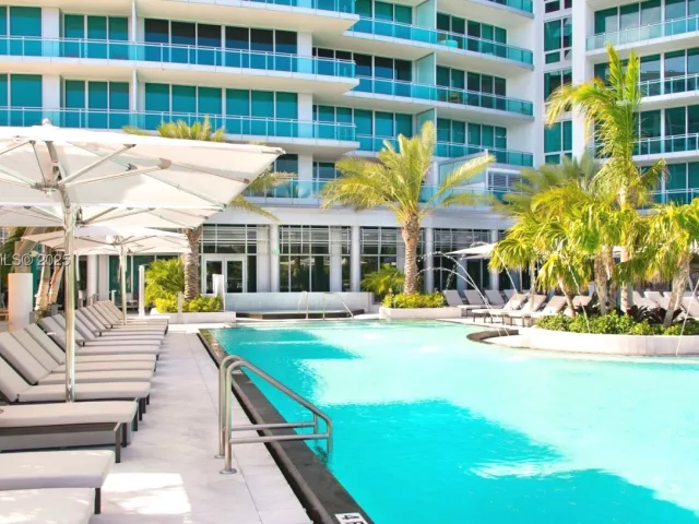 3-bedroom condo for sale in Bal Harbour - 10295 Collins Ave 803 - MondialRealty