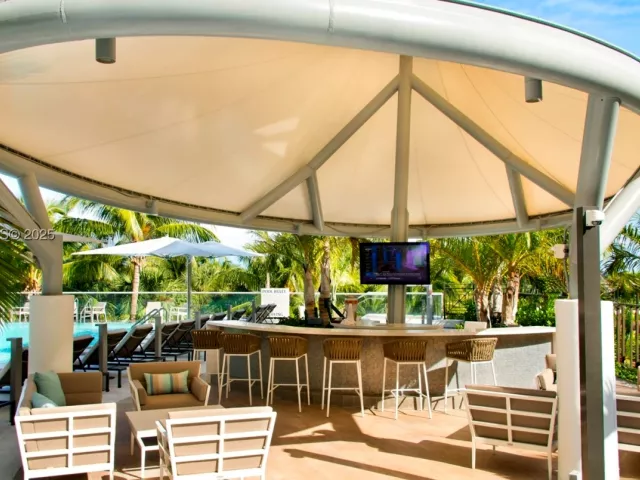 3-bedroom condo for sale in Bal Harbour - 10295 Collins Ave 803 - MondialRealty