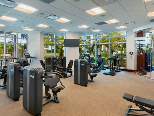 3-bedroom condo for sale in Bal Harbour - 10295 Collins Ave 803 - MondialRealty