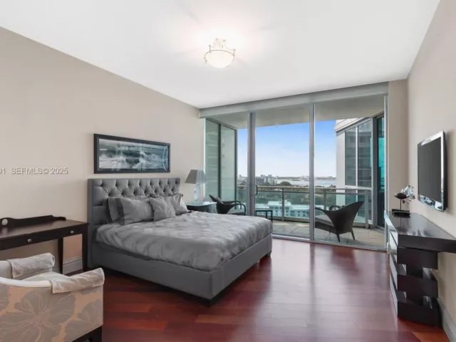 3-bedroom condo for sale in Bal Harbour - 10295 Collins Ave 803 - MondialRealty