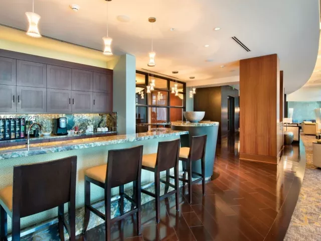 3-bedroom condo for sale in Bal Harbour - 10295 Collins Ave 803 - MondialRealty