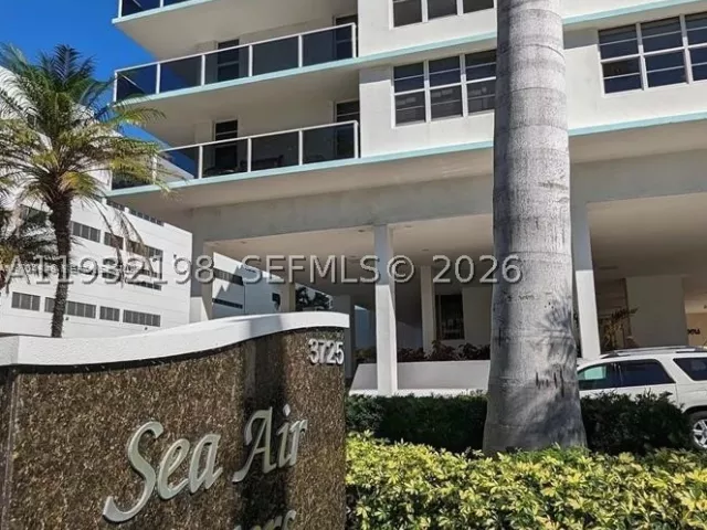 2-bedroom condo for sale in Hollywood - 3725 S Ocean Dr 508 (AVAILABLE) - MondialRealty