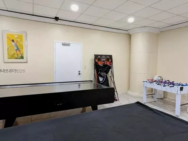 2-bedroom condo for sale in Hollywood - 3725 S Ocean Dr 508 (AVAILABLE) - MondialRealty
