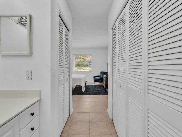 Home for rent at 313 NW 42nd Street - photo 6924006