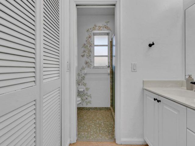 Home for rent at 313 NW 42nd Street - photo 6924009