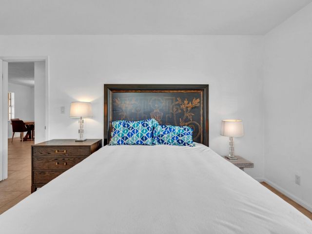 Home for rent at 313 NW 42nd Street - photo 6924010