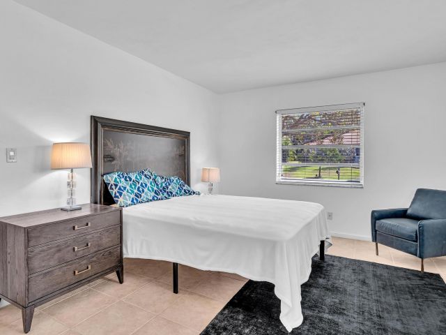 Home for rent at 313 NW 42nd Street - photo 6924012