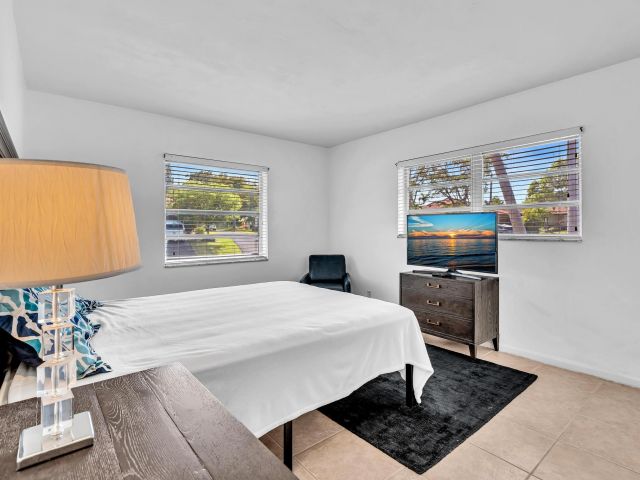 Home for rent at 313 NW 42nd Street - photo 6924013