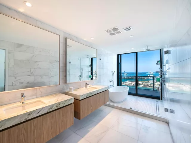 3-bedroom condo for rent in Miami Beach - 500 Alton 2702 - MondialRealty