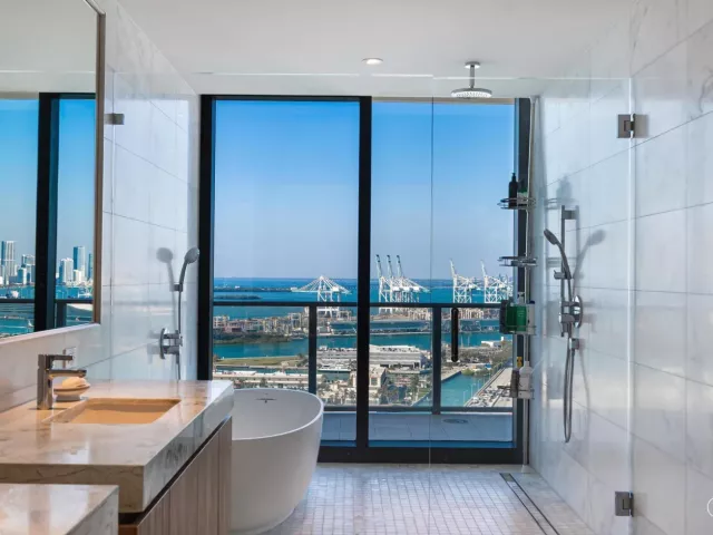 3-bedroom condo for rent in Miami Beach - 500 Alton 2702 - MondialRealty