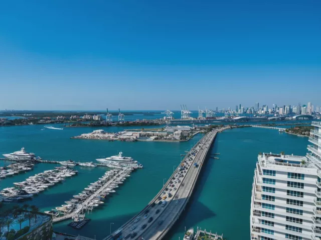 3-bedroom condo for rent in Miami Beach - 500 Alton 2702 - MondialRealty