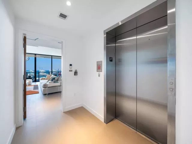 3-bedroom condo for rent in Miami Beach - 500 Alton 2702 - MondialRealty
