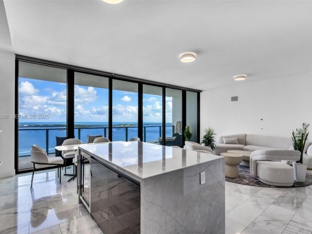 Apartment for sale  Unit #3702 - photo 6924411