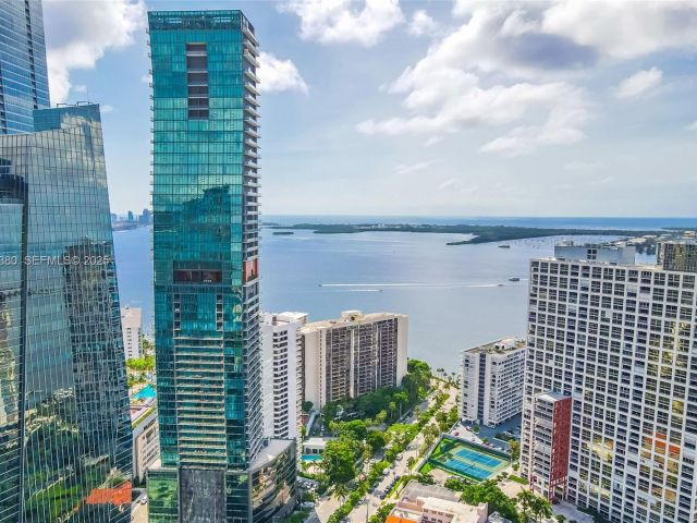 Apartment for sale  Unit #3702 - photo 6924418