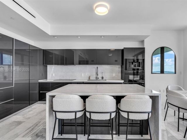 Apartment for sale  Unit #3702 - photo 6924419