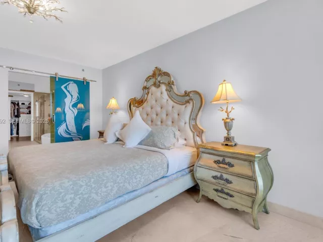 2-bedroom condo for rent in Sunny Isles Beach - 19111 Collins Ave 1607 - MondialRealty