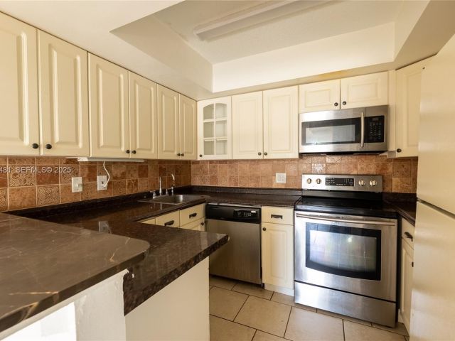 Home for rent at 4205 Village Dr D - photo 7494184