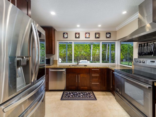 Home for sale at 1170 SW Pepperridge Terrace - photo 6924025