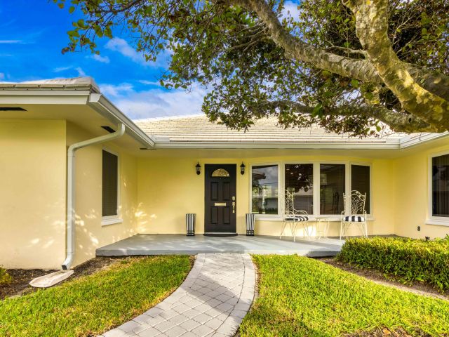 Home for sale at 1170 SW Pepperridge Terrace - photo 6924031