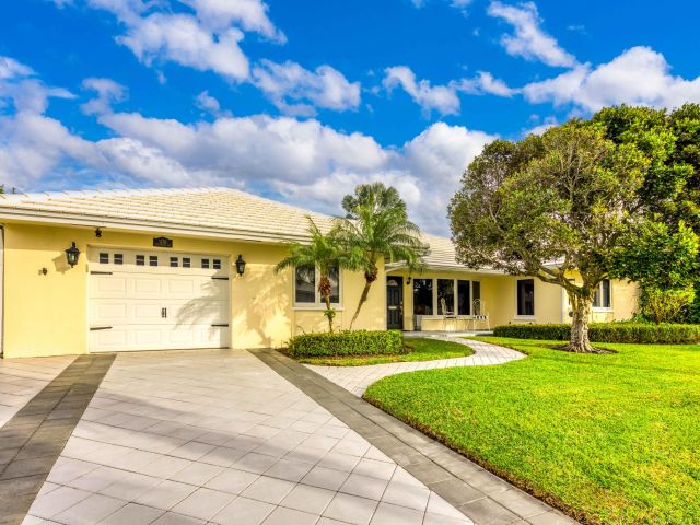 Home for sale at 1170 SW Pepperridge Terrace - photo 6924033