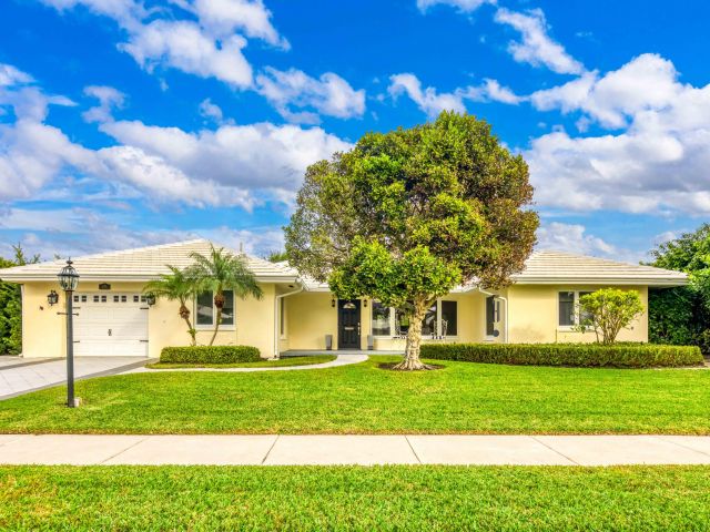 Home for sale at 1170 SW Pepperridge Terrace - photo 6924034