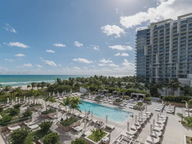 2-bedroom condo for rent in Miami Beach - 2301 Collins Ave 507 - MondialRealty