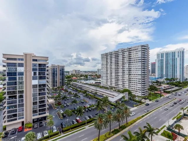 2-bedroom condo for rent in Hallandale Beach - 2030 S Ocean Dr 1826 - MondialRealty