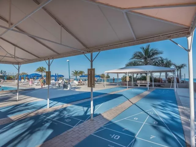 2-bedroom condo for rent in Hallandale Beach - 2030 S Ocean Dr 1826 - MondialRealty