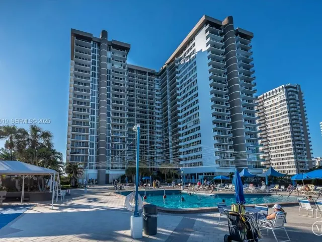 2-bedroom condo for rent in Hallandale Beach - 2030 S Ocean Dr 1826 - MondialRealty