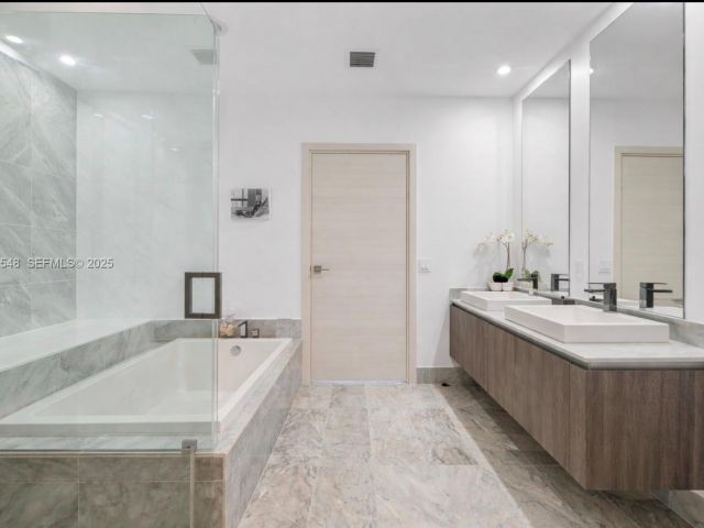 Apartment for sale  Unit #2709 - photo 6926891