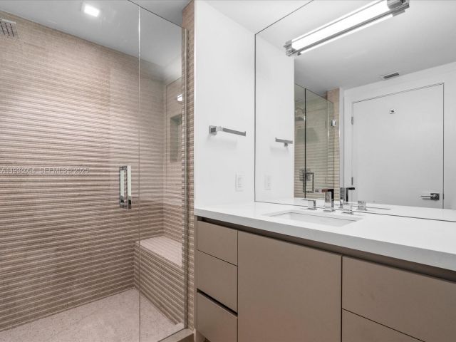 Apartment for sale  Unit #903 - photo 6924770