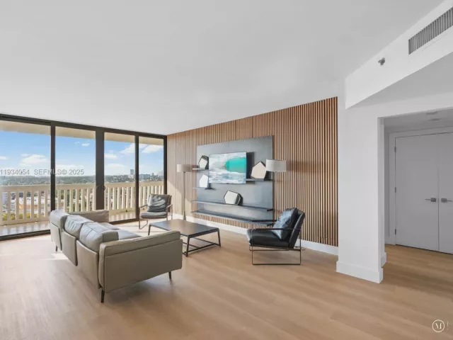 2-bedroom condo for sale in Aventura - 2000 Island Blvd 903 - MondialRealty