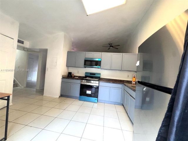 4-bedroom home for rent in Miami Gardens - 4634 NW 185th St 4634 - MondialRealty