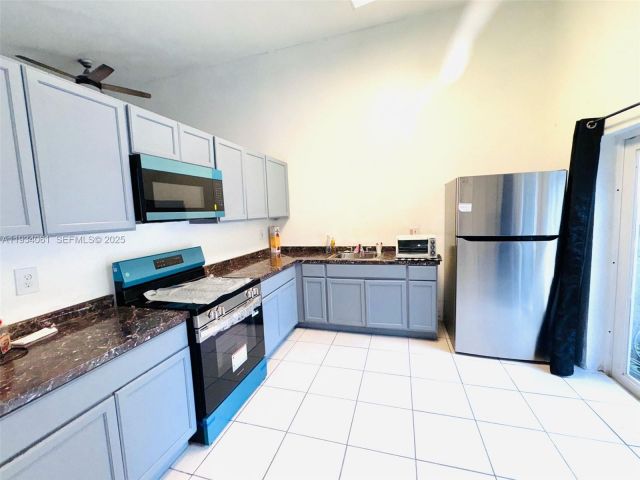 4-bedroom home for rent in Miami Gardens - 4634 NW 185th St 4634 - MondialRealty