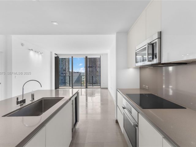 Apartment for sale  Unit #2006 - photo 7443918