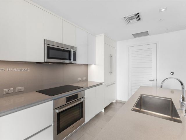 Apartment for sale  Unit #2006 - photo 7443919